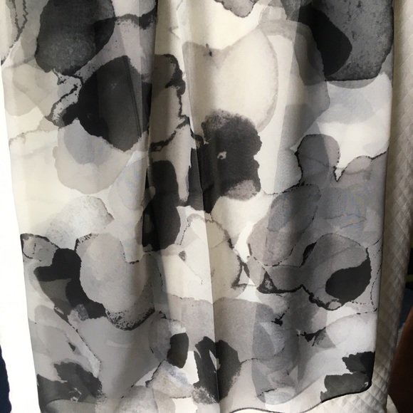 Calvin Klein scarf - Picture 4 of 8